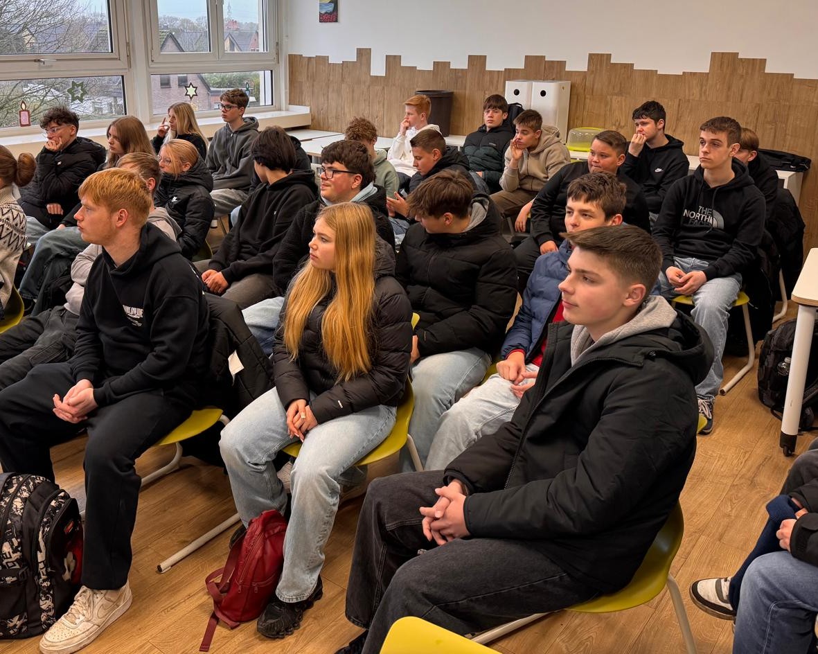 Becker & Hüser Zuhörer_1